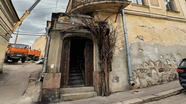 Выборг гниёт не без помощи жильцов. Памятники брошены своими